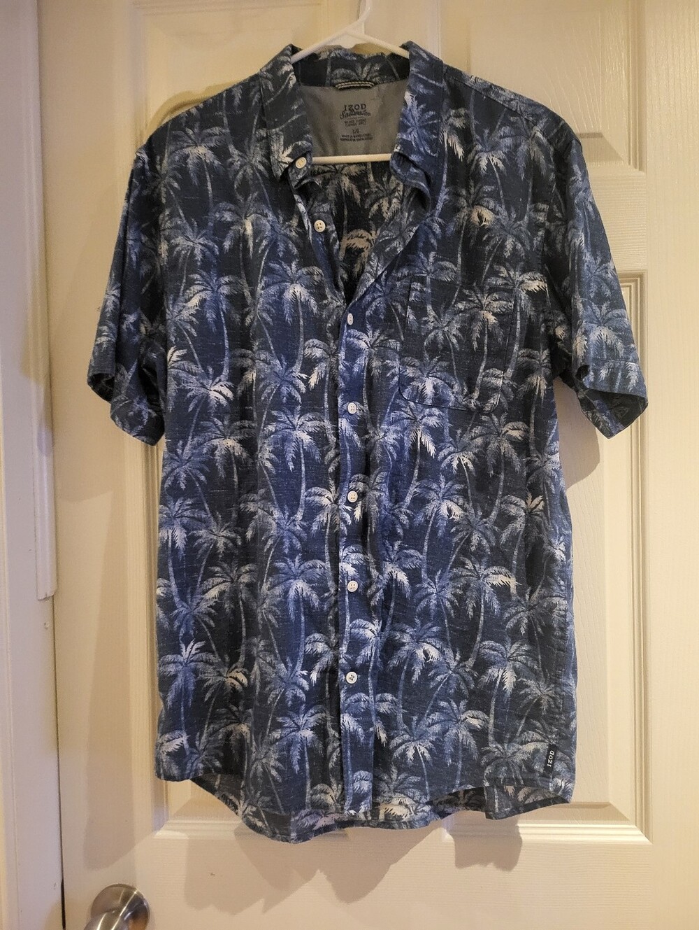 Izod Men’s Blue Palm-Print Short Sleeve Shirt (39)